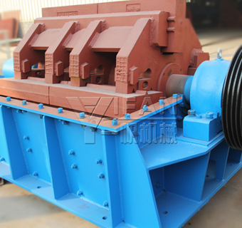 反擊式破碎機構造